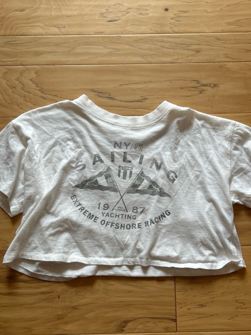 Aeropostale White Sailing Graphic Crop Tee